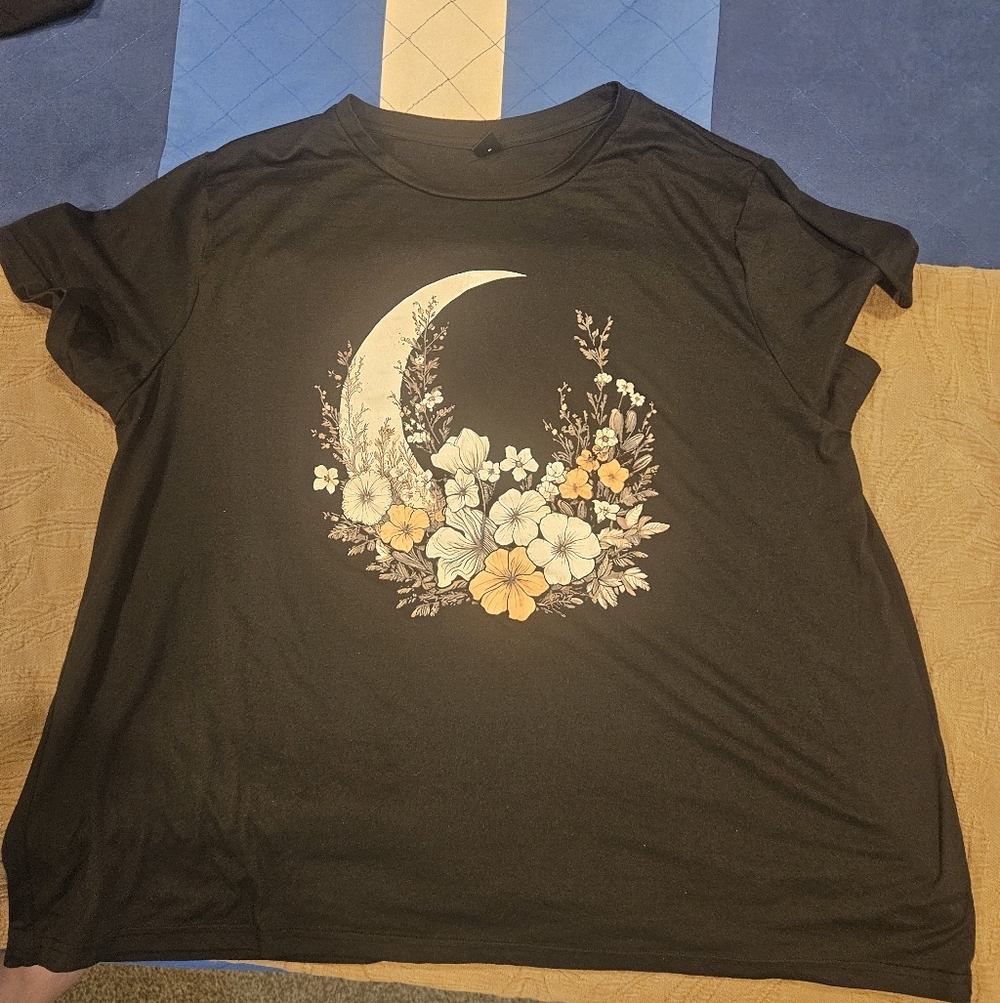 Floral Moon Black Short Sleeve Tee